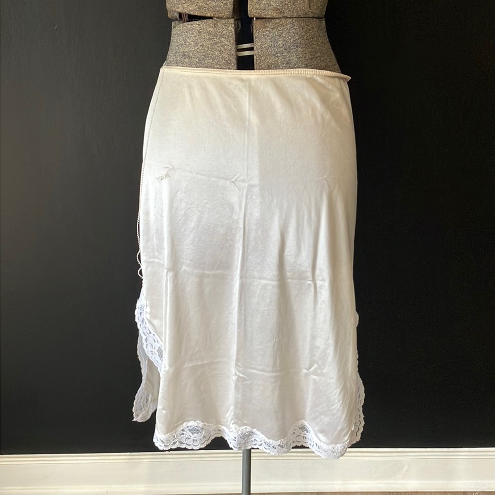 Vintage Melody Ivory/Cream Nylon Half Slip Skirt with Split Sides Size Medium